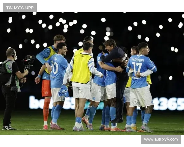 杜罗头球破门后狂奔庆祝，瓦伦西亚球迷沸腾